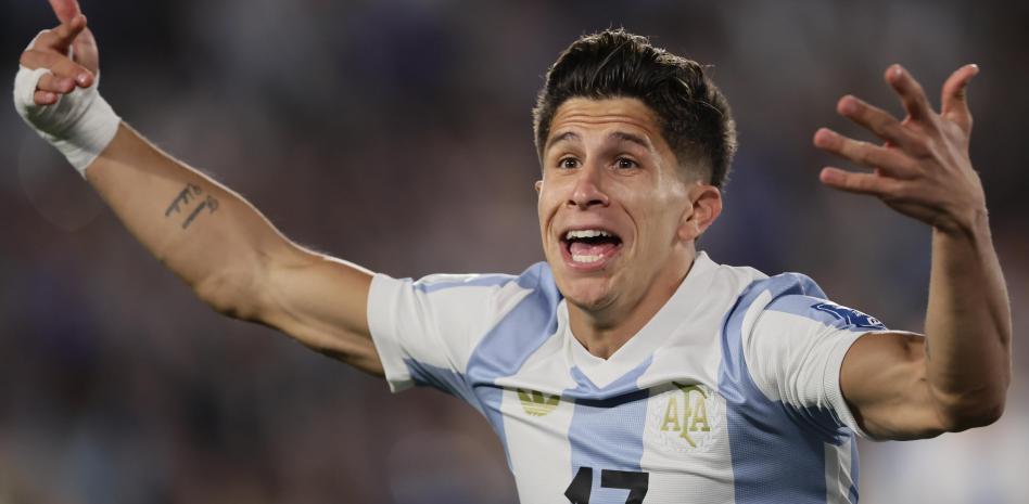 朱利亚诺-西蒙尼：梅西是史上最佳，每天看他训练都眼前一亮